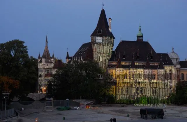 Utazás az adatszférába, Budapest, 2007. szeptember 28. – október 2.: az archívum galériájának 1. fényképe (36 közül)