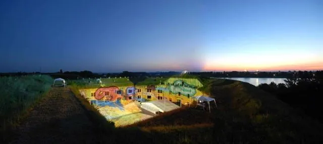 Fénybe borult erőd, Komárom, 2006. június: az archívum galériájának 16. fényképe (19 közül)