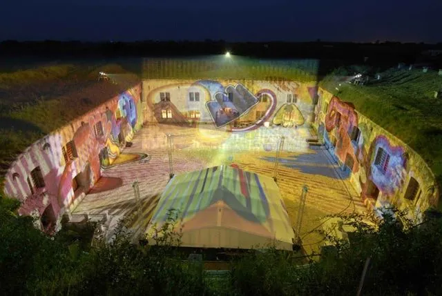 Fénybe borult erőd, Komárom, 2006. június: az archívum galériájának 6. fényképe (19 közül)