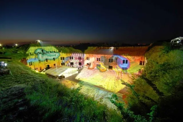 Fénybe borult erőd, Komárom, 2006. június: az archívum galériájának 10. fényképe (19 közül)