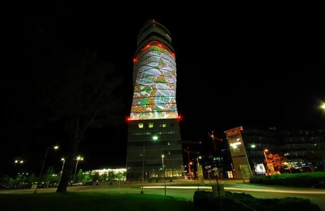 Fényművészeti installáció demó, Bécs-Schwechat nemzetközi repülőtér (VIE): az archívum galériájának 25. fényképe (37 közül)