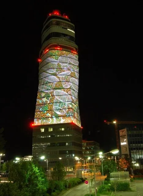 Fényművészeti installáció demó, Bécs-Schwechat nemzetközi repülőtér (VIE): az archívum galériájának 35. fényképe (37 közül)