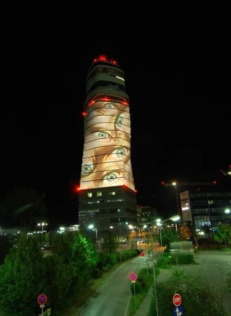 Fényművészeti installáció demó, Bécs-Schwechat nemzetközi repülőtér (VIE): az archívum galériájának 19. fényképe (37 közül)