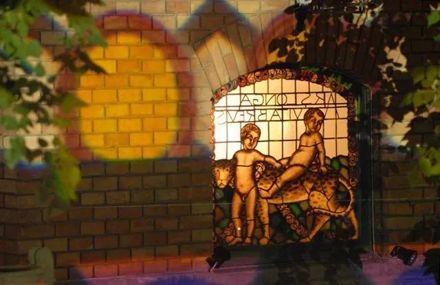 Edd meg a fényt!, Budapest, 2006. június 24. (Múzeumok Éjszakája): az archívum galériájának 2. fényképe (18 közül)