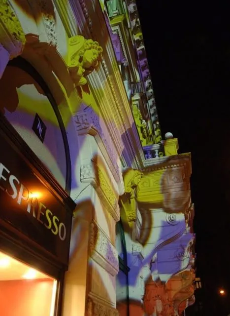 A Nespresso Boutique megnyitója: az archívum galériájának 20. fényképe (22 közül)