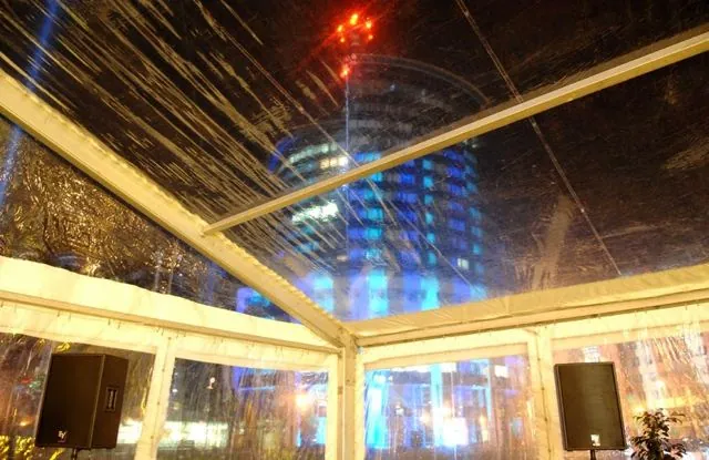 Magassági fényjelzés, Budapest, 2006. október 30.: az archívum galériájának 19. fényképe (69 közül)
