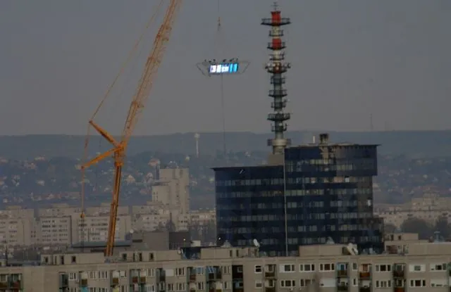 Magassági fényjelzés, Budapest, 2006. október 30.: az archívum galériájának 1. fényképe (69 közül)