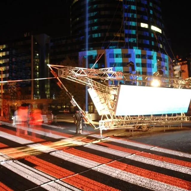 Magassági fényjelzés, Budapest, 2006. október 30.: az archívum galériájának 15. fényképe (69 közül)