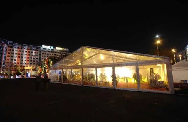 Magassági fényjelzés, Budapest, 2006. október 30.: az archívum galériájának 20. fényképe (69 közül)